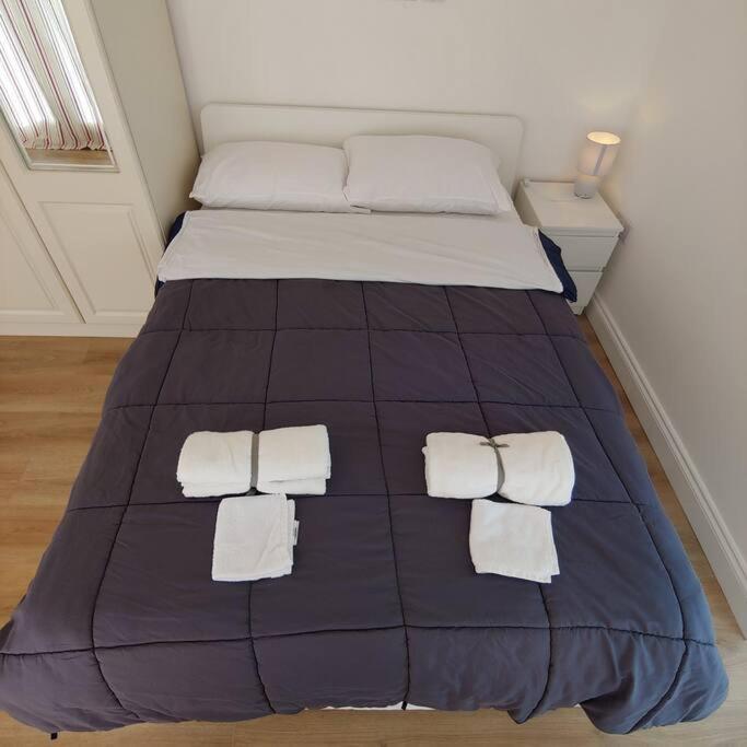 Self Contained, Double Bed Studio, Private Kitchen, Private Bath, Walking Distance To Harry Potter 沃特福德 外观 照片