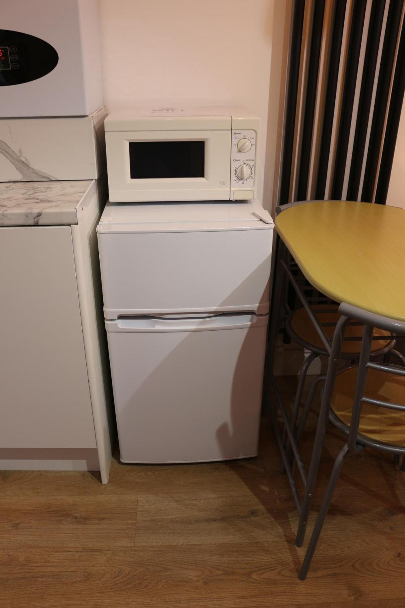 Self Contained, Double Bed Studio, Private Kitchen, Private Bath, Walking Distance To Harry Potter 沃特福德 外观 照片